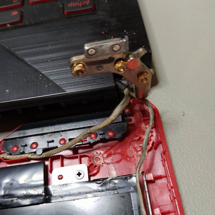 ASUS TUF FX504 Réparation des charnières